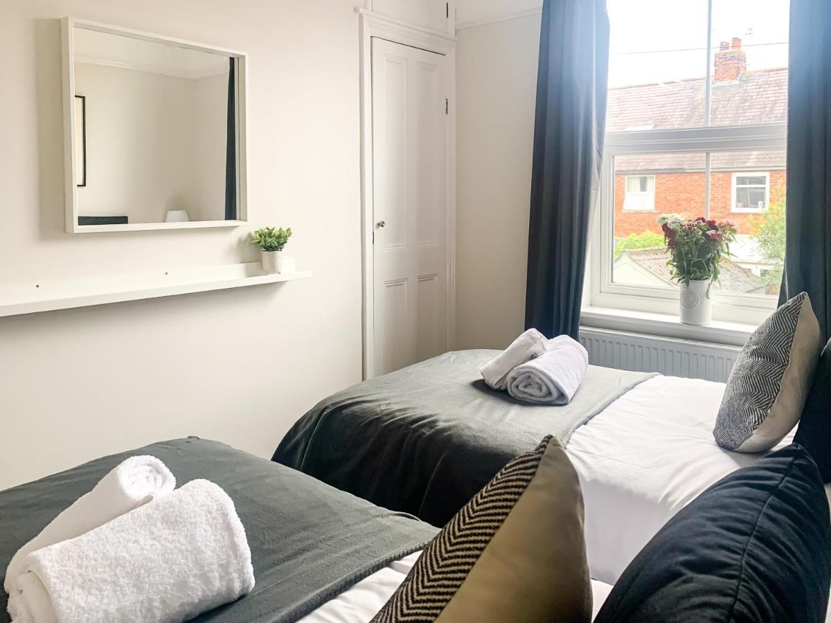 Cedar House - Quaint Victorian With Free Parking Апартаменты *