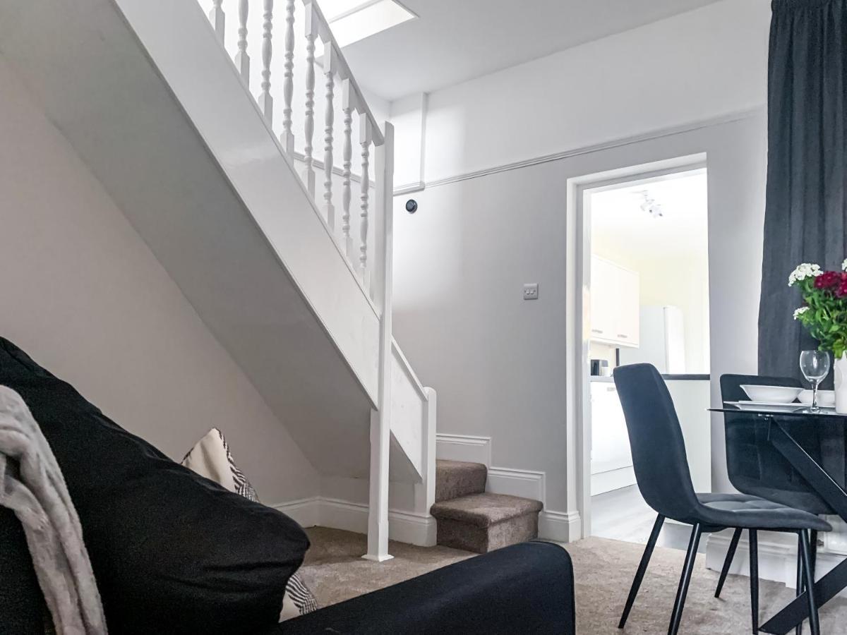 Cedar House - Quaint Victorian With Free Parking Апартаменты