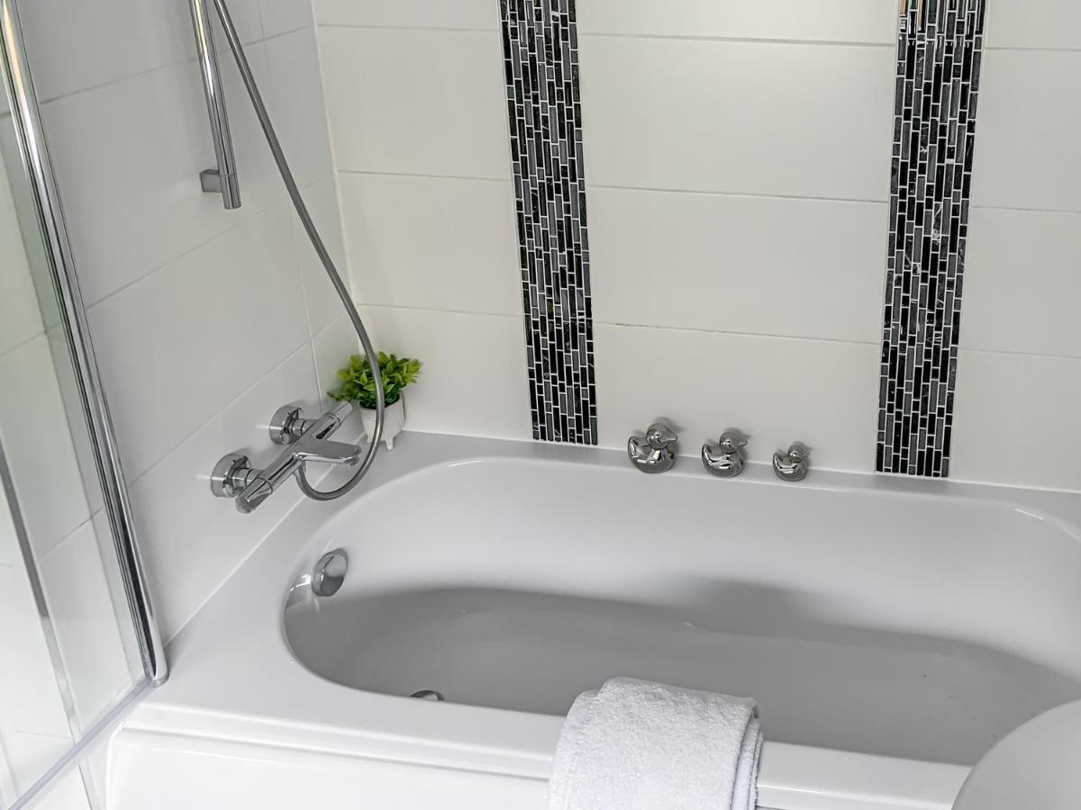 Cedar House - Quaint Victorian With Free Parking * Йорк